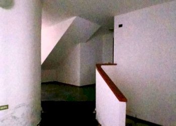 Interno palazzo - Shop via Brigata Alpina Orobica, 27, Sondrio - photo 20