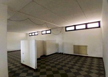 Magazzino - Shop via Brigata Alpina Orobica, 27, Sondrio - photo 21