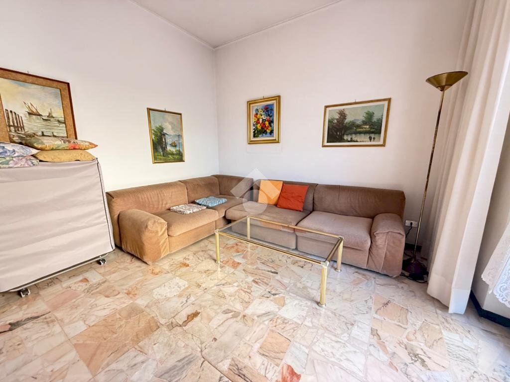 Three-room apartment Via dei Ceramisti, Albissola Marina - photo 3