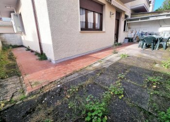 Foto 1 - Trilocale via pisacane
 
95, Viareggio - foto 1