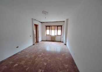 Foto 5 - Quadrilocale Via Cesare Battisti
 
23, Sonnino - foto 5