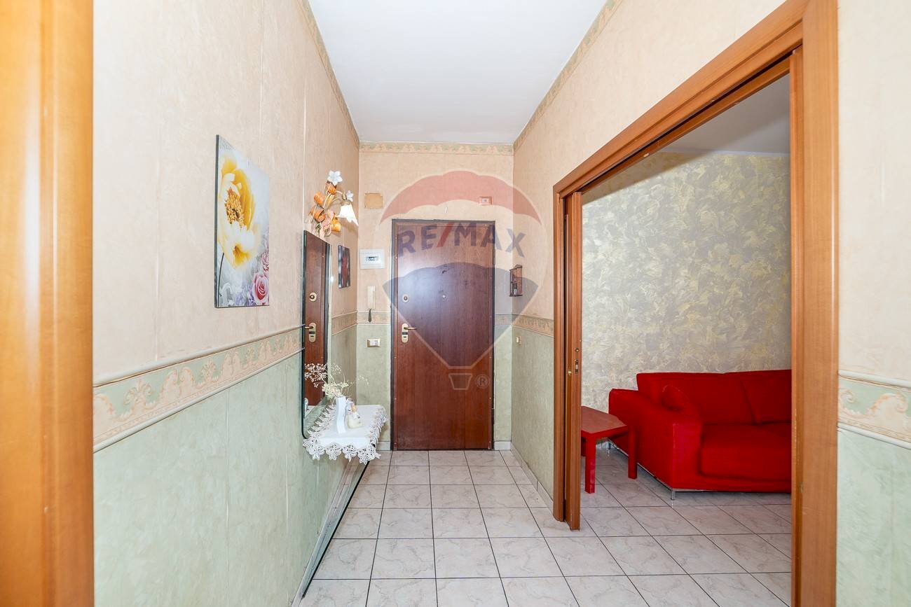 Hall / corridoio - Trilocale Via Pulei
 
39, Mascalucia - foto 2