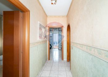 Hall / corridoio - Trilocale Via Pulei
 
39, Mascalucia - foto 23