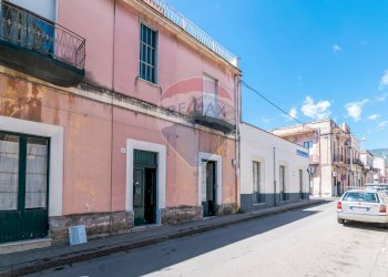 Edificio all\'aperto - Trilocale Via Cavour
 
10, Mascali - foto 2