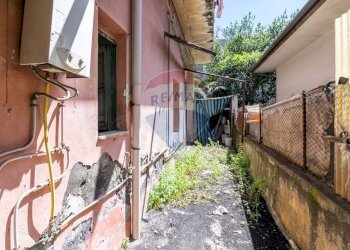 Giardino - Trilocale Via Cavour
 
10, Mascali - foto 17