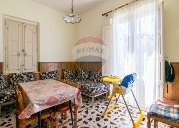 Sala da pranzo - Trilocale Via Cavour
 
10, Mascali - foto 46