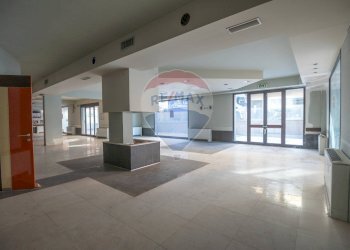 Ricezione / Lobby - Locale Commerciale Via Cannicarao
 
33, Comiso - foto 22