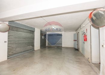 Ricezione / Lobby - Locale Commerciale Via Cannicarao
 
33, Comiso - foto 37