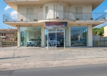 Edificio all\'aperto - Locale Commerciale Via Balatazze
 
snc, Caltagirone - foto 2