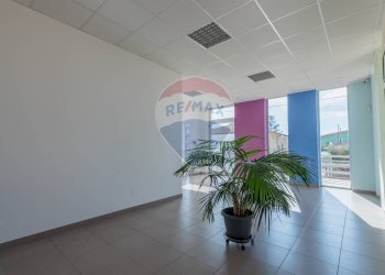 Ricezione / Lobby - Locale Commerciale Via Balatazze
 
snc, Caltagirone - foto 9