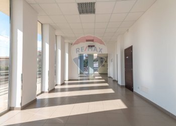 Ricezione / Lobby - Locale Commerciale Via Balatazze
 
snc, Caltagirone - foto 12