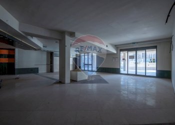 Parcheggio - Locale Commerciale Via Canicarao
 
33, Comiso - foto 14