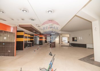 Non correlato - Locale Commerciale Via Canicarao
 
33, Comiso - foto 22