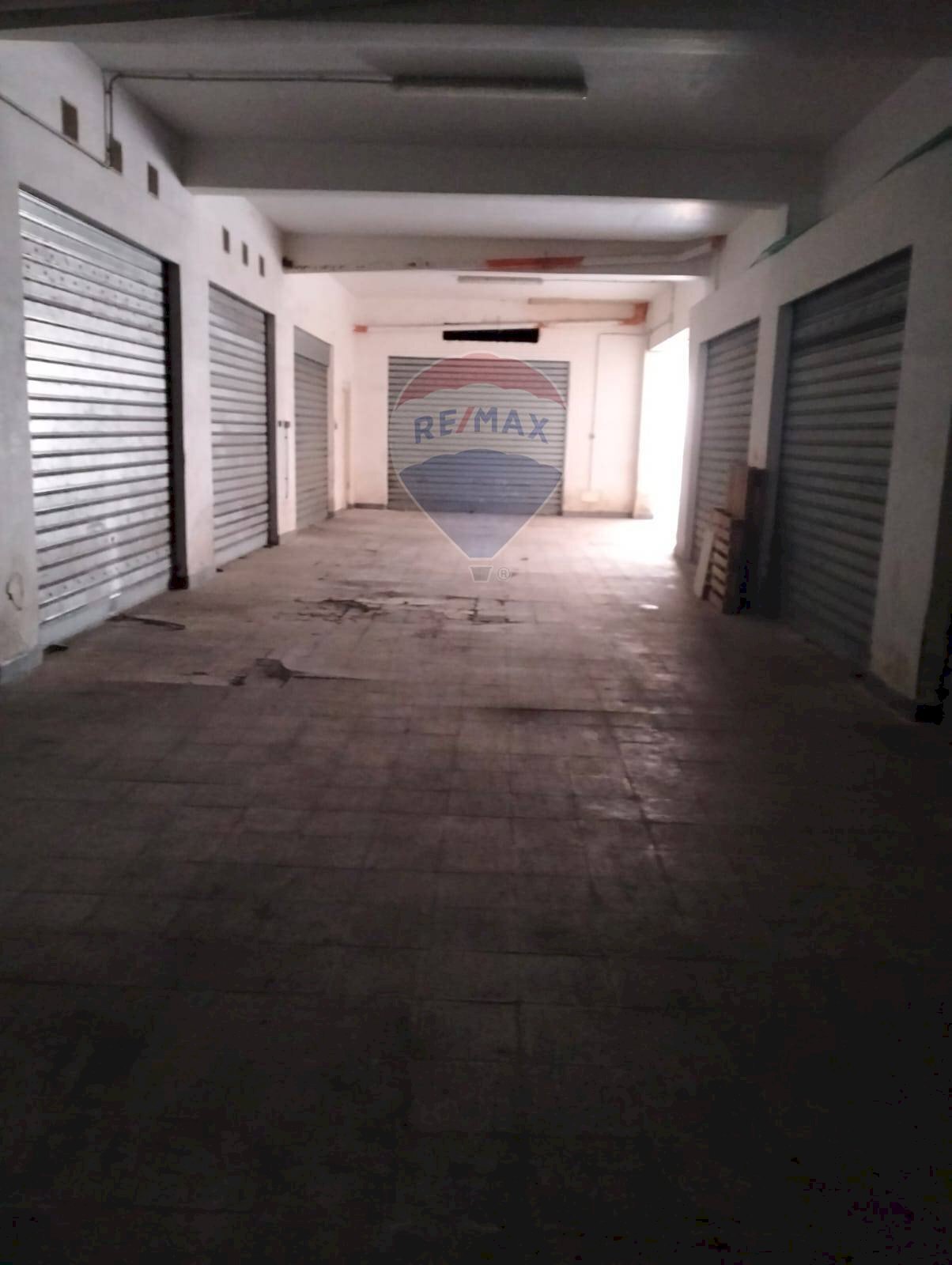 Parcheggio - Locale Commerciale C.da Balatazze
 
snc, Caltagirone - foto 1