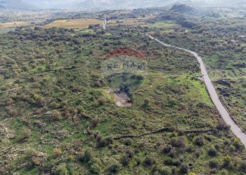 Vista delle montagne - Terreno agricolo CONTRADA NEMMI TORRE GUARINO
 
SNC, Castiglione di Sicilia - foto 2
