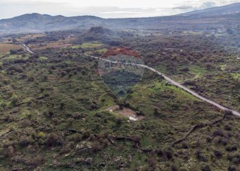 Vista delle montagne - Terreno agricolo CONTRADA NEMMI TORRE GUARINO
 
SNC, Castiglione di Sicilia - foto 19