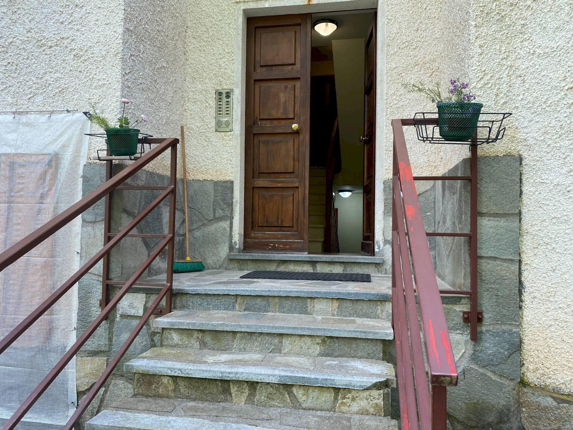 ingresso - Appartamento via san Grato
17, Viola - foto 3