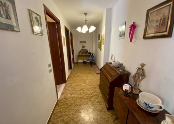 ingresso disimpegno - Appartamento via san Grato
 
17, Viola - foto 6