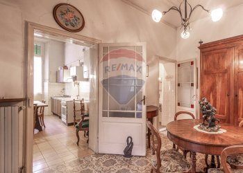 Villa VIA DANTE ALIGHIERI, 1 
 Centro storico, Reggio nell'Emilia - photo 1