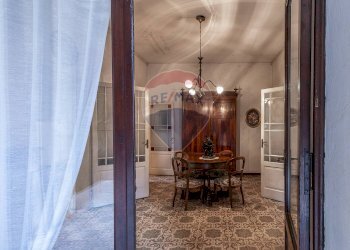 Villa VIA DANTE ALIGHIERI, 1 
 Centro storico, Reggio nell'Emilia - photo 2