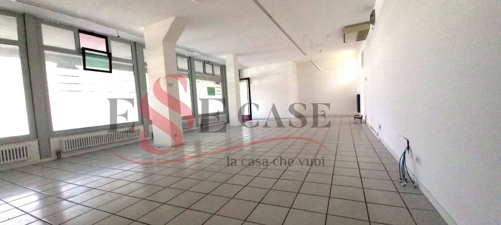 Foto 1 - Commercial Activity Alzano Lombardo - photo 1