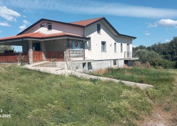 Foto 1 - Villa Via Spineto
 
36, Serre - foto 1