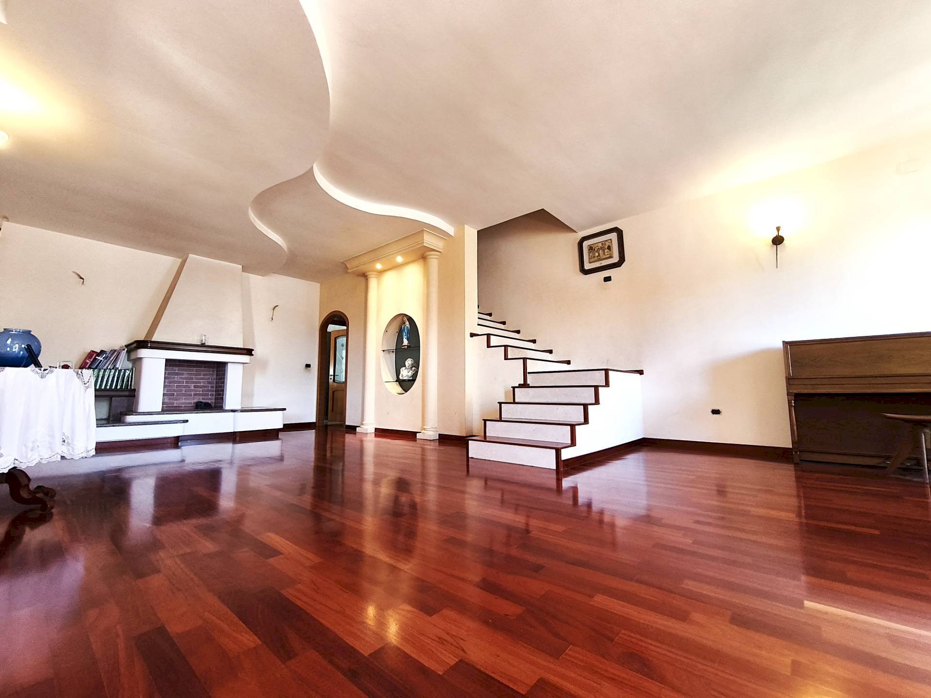 Foto 1 - Villa a Schiera Via Tonelli
 
3, Gallipoli - foto 1