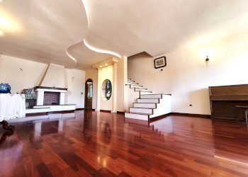 Foto 1 - Villa a Schiera Via Tonelli
 
3, Gallipoli - foto 1