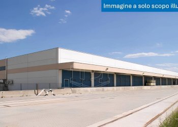 Capannone Via Borzoli, Genova (zona Cornigliano) - foto 2