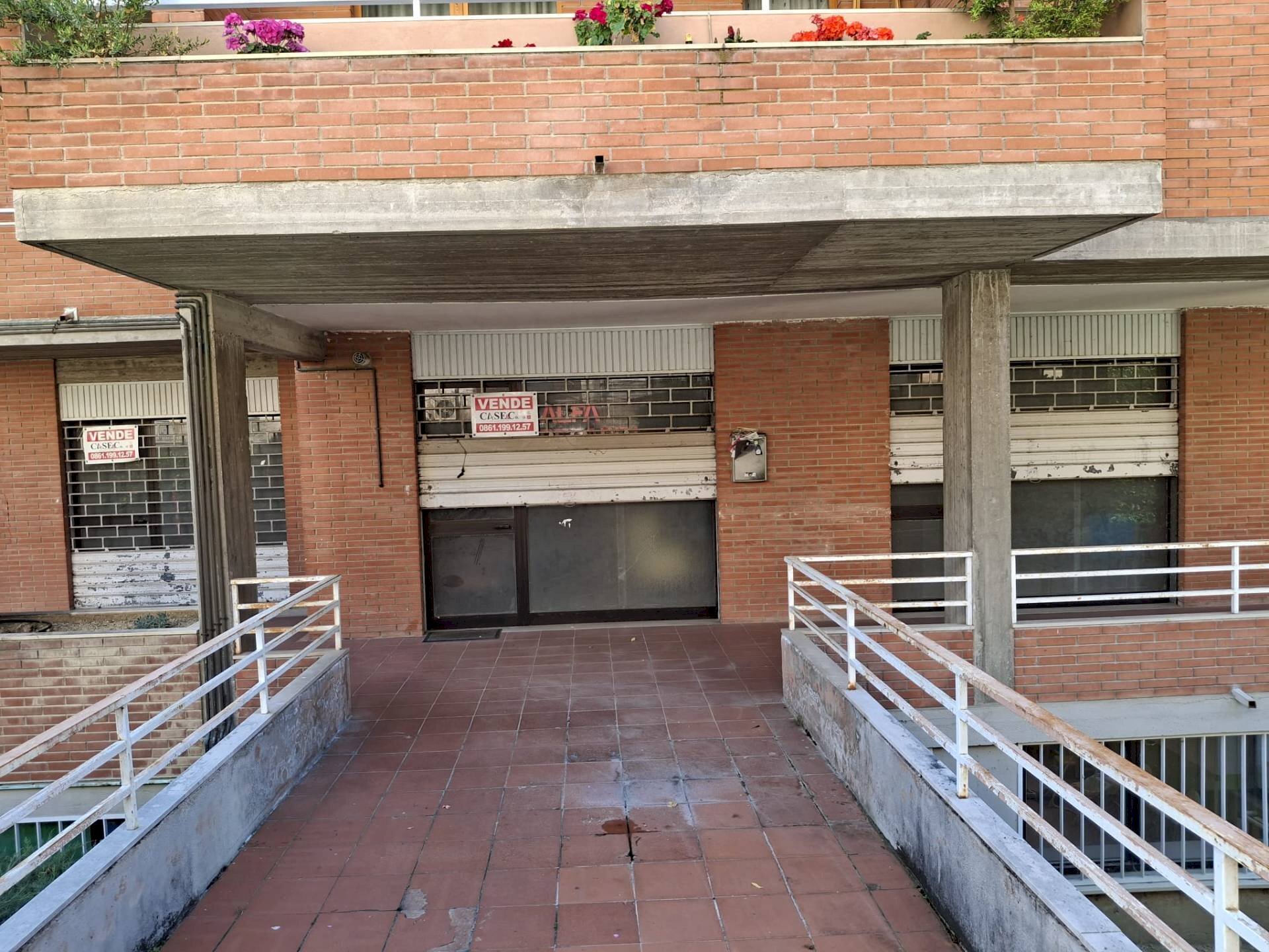 Foto 2 - Locale Commerciale VIALE CAVOUR, Teramo - foto 2