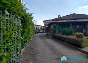 Foto 2 - Capannone via Camussone, Vellezzo Bellini - foto 2