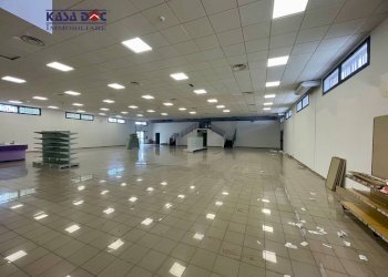 Foto 3 - Locale Commerciale Via Lucrezia della Valle, Catanzaro - foto 3