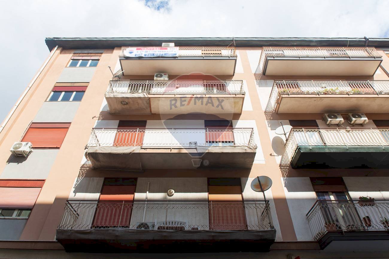 Edificio all\'aperto - Four-room apartment Corso San Vito
 
63, Mascalucia - photo 2