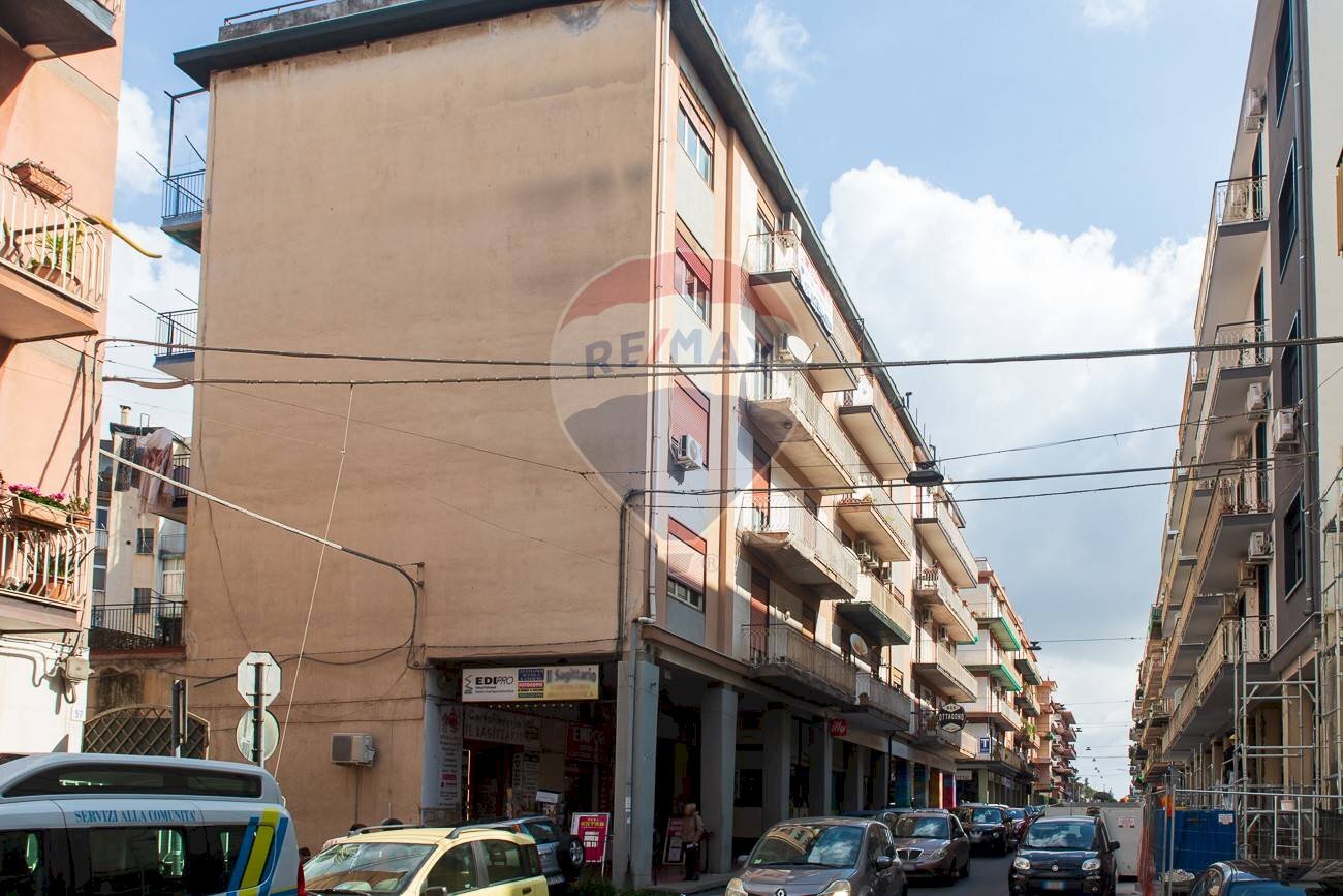 Edificio all\'aperto - Four-room apartment Corso San Vito
 
63, Mascalucia - photo 3