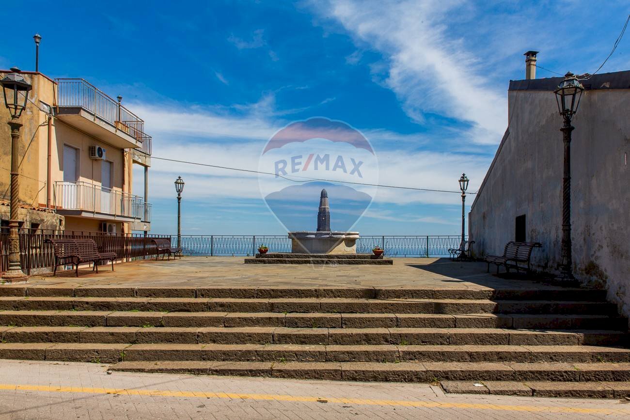 Edificio all\'aperto - Building land via fornì
17, Piedimonte Etneo - photo 2