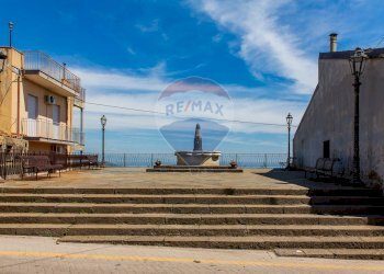 Edificio all\'aperto - Terreno edificabile via fornì
 
17, Piedimonte Etneo - foto 2
