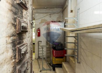 Dispensa di stoccaggio - Shop Giuseppe Garibaldi
 
352, Catania - photo 15