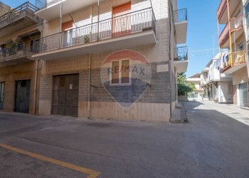 Edificio all\'aperto - Box AGRIGENTO
 
25, Caltagirone - foto 1