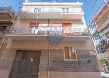 Edificio all\'aperto - Box AGRIGENTO
 
25, Caltagirone - foto 2