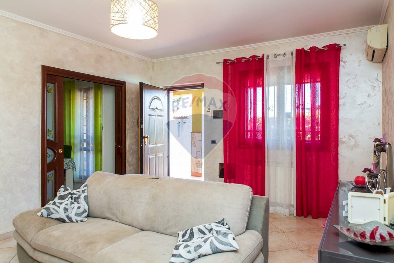 Soggiorno - Semi-detached house Via Professor Armando Rapisarda
 
6/C, Mascalucia - photo 2