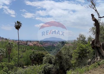 Vista delle montagne - Rustico C.da Fiascara
 
200, Taormina - foto 15
