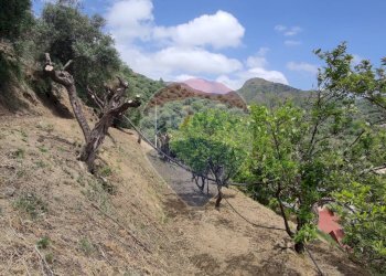 Vista delle montagne - Rustico C.da Fiascara
 
200, Taormina - foto 16