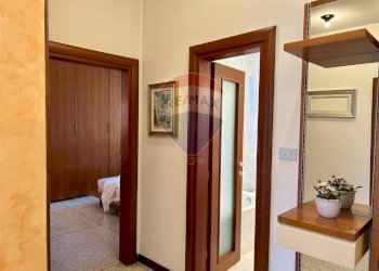 Hall / corridoio - Quadrilocale Costa Volpino - foto 9