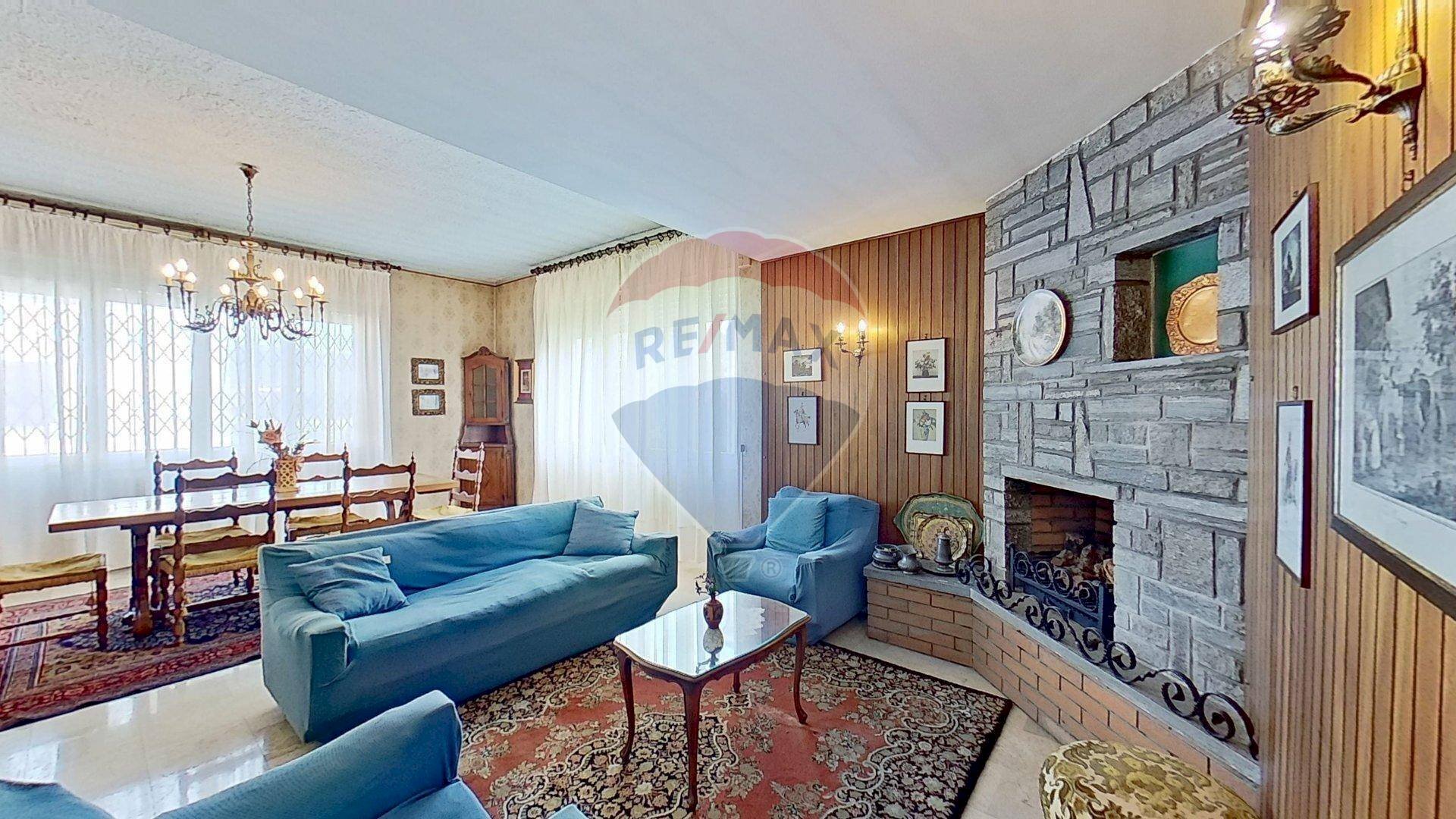 Sala da pranzo - Casa indipendente VIA MONTELLO
 
21, Sesto Calende - foto 1