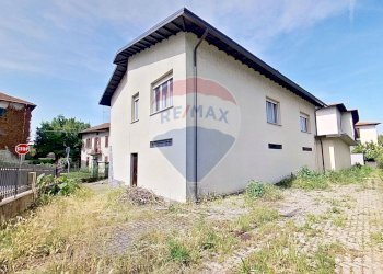 Casa all\'aperto - Casa indipendente VIA MONTELLO
 
21, Sesto Calende - foto 40