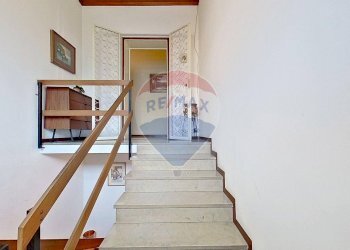 Scale - Casa indipendente VIA MONTELLO
 
21, Sesto Calende - foto 45