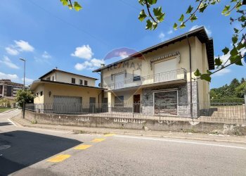 Casa all\'aperto - Casa indipendente VIA MONTELLO
 
21, Sesto Calende - foto 2