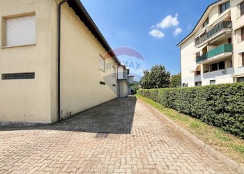 Esterno - Casa indipendente VIA MONTELLO
 
21, Sesto Calende - foto 5