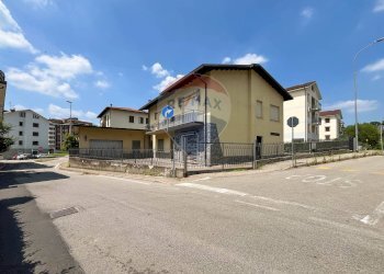 Edificio all\'aperto - Casa indipendente VIA MONTELLO
 
21, Sesto Calende - foto 53