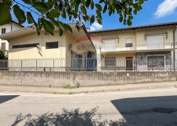 Casa all\'aperto - Casa indipendente VIA MONTELLO
 
21, Sesto Calende - foto 54